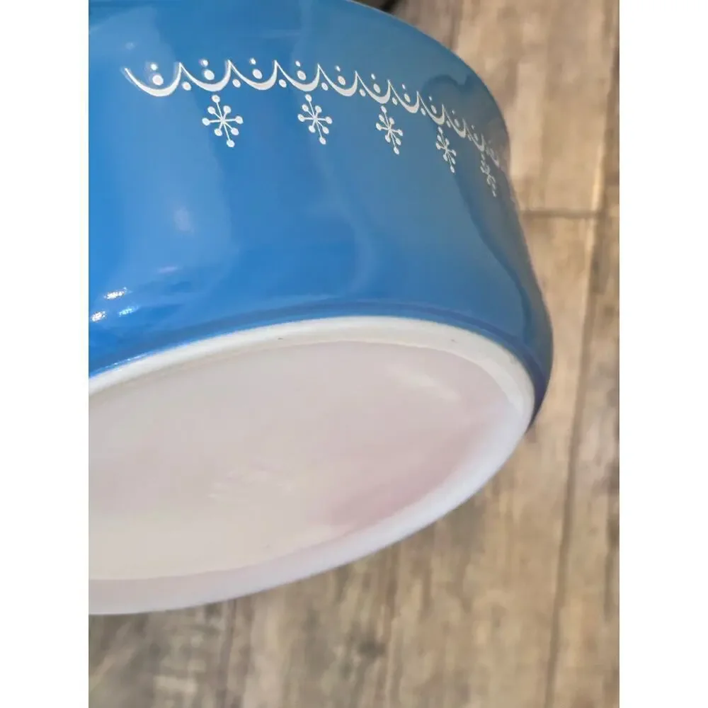 Vintage Pyrex Blue & White Snowflake Dish Bowl
